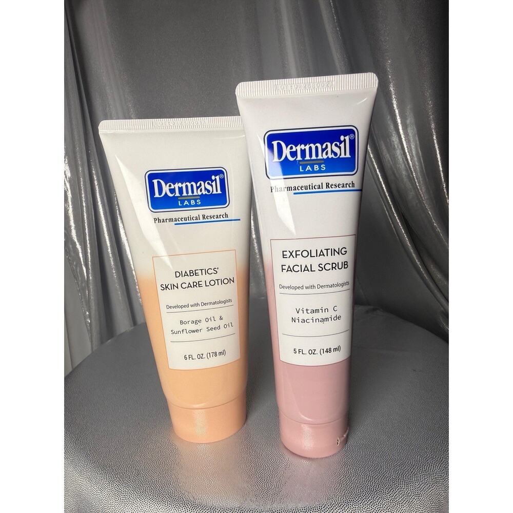 Dermasil Exfoliating Facial Scrub w/ Vitamin C & Niacinamide, 5 fl oz
